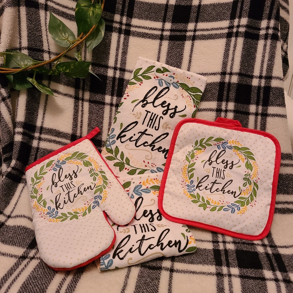 Kitchen Linen Set - Picture 2 of 5